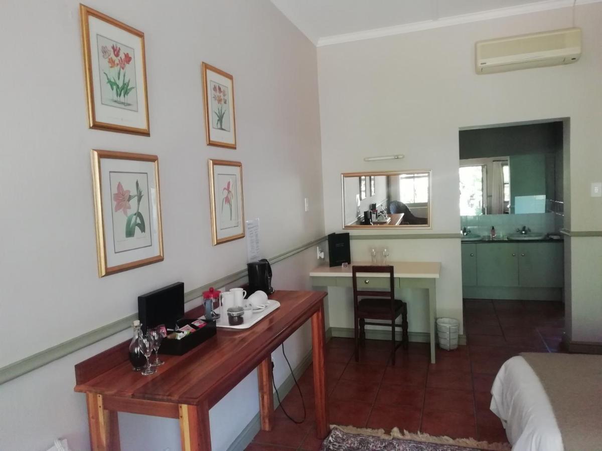 Housemartin Lodge & Self Catering Де-Руст Экстерьер фото