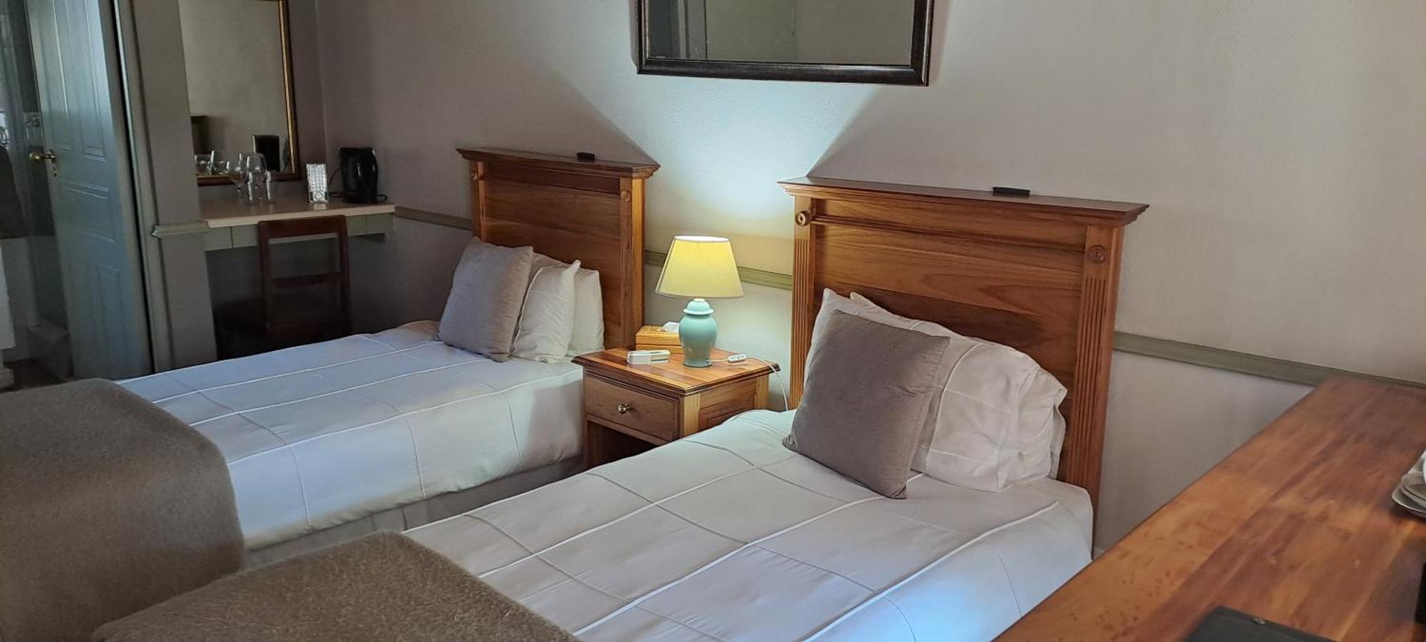 Housemartin Lodge & Self Catering Де-Руст Экстерьер фото